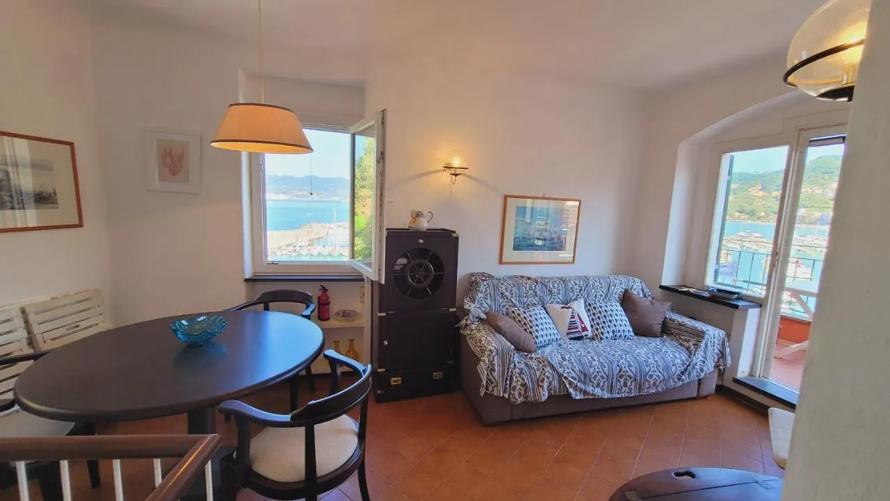 Apartment L'Arpara Casa Al Molo Dal Mare Al Castello Lerici Italy