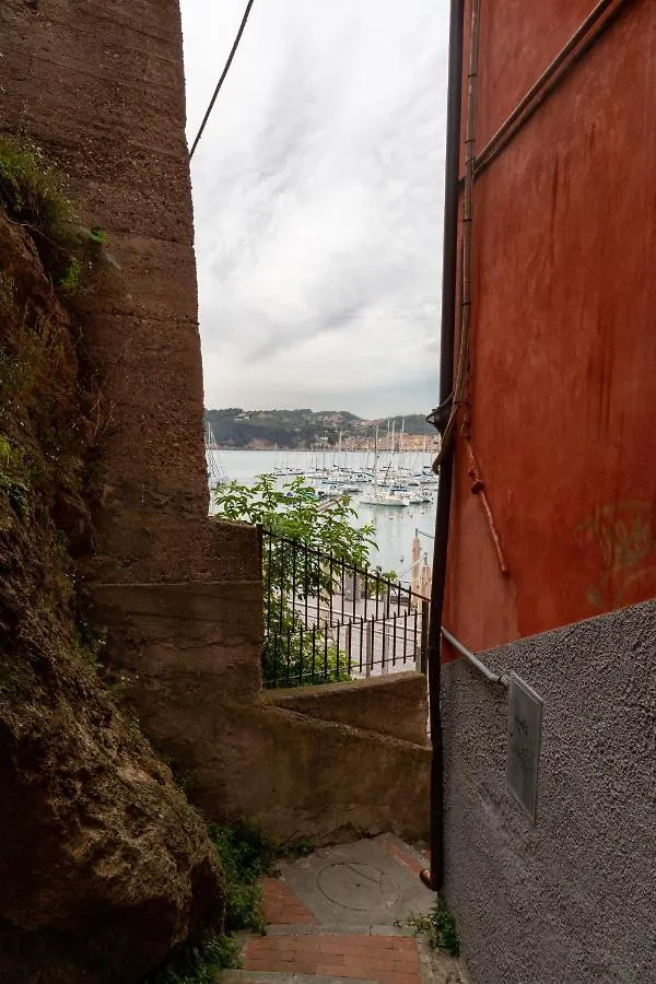 Apartment L'Arpara Casa Al Molo Dal Mare Al Castello Lerici